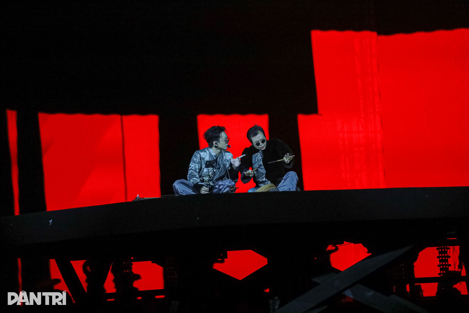 SOOBIN cùng bố hát xẩm, tự nhận quá vô tư khiến khán giả buồn - 6