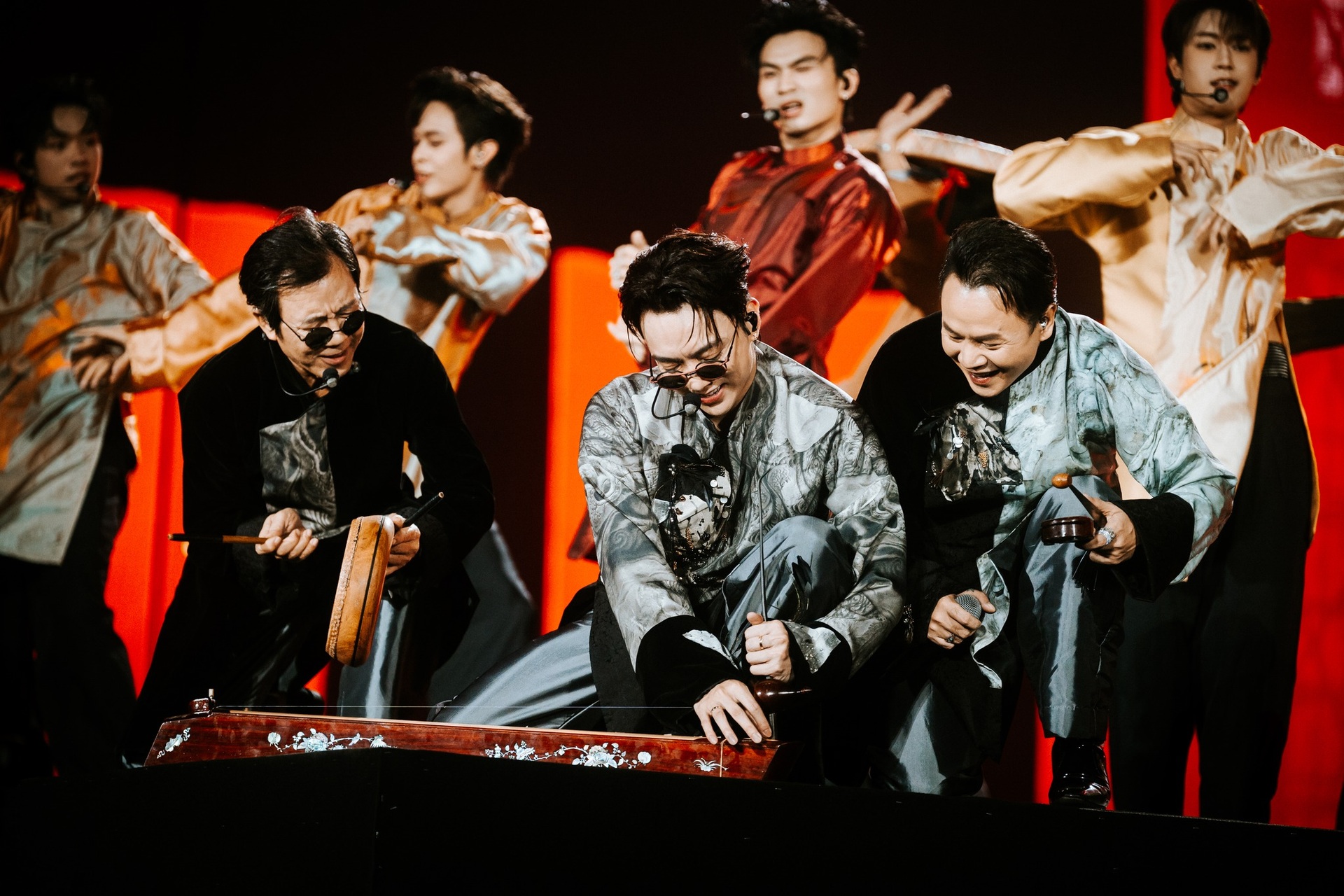 SOOBIN cùng bố hát xẩm, tự nhận quá vô tư khiến khán giả buồn - 7