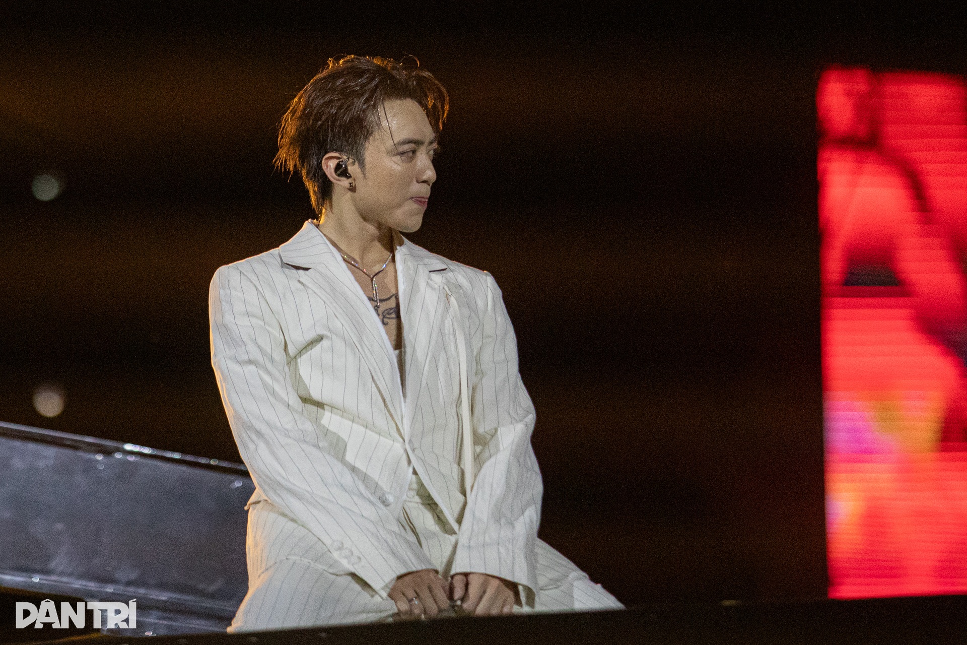 SOOBIN cùng bố hát xẩm, tự nhận quá vô tư khiến khán giả buồn - 12