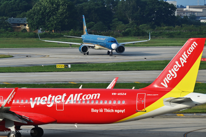 Máy bay tại sân bay quốc tế Nội Bài. Giang Huy