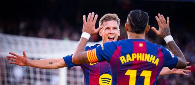 Raphinha trở lại xuất sắc khi kiến tạo hai bàn trong trận Barca 3-1 Alaves ở vòng 14 La Liga tối 29/11. Ảnh: FCB
