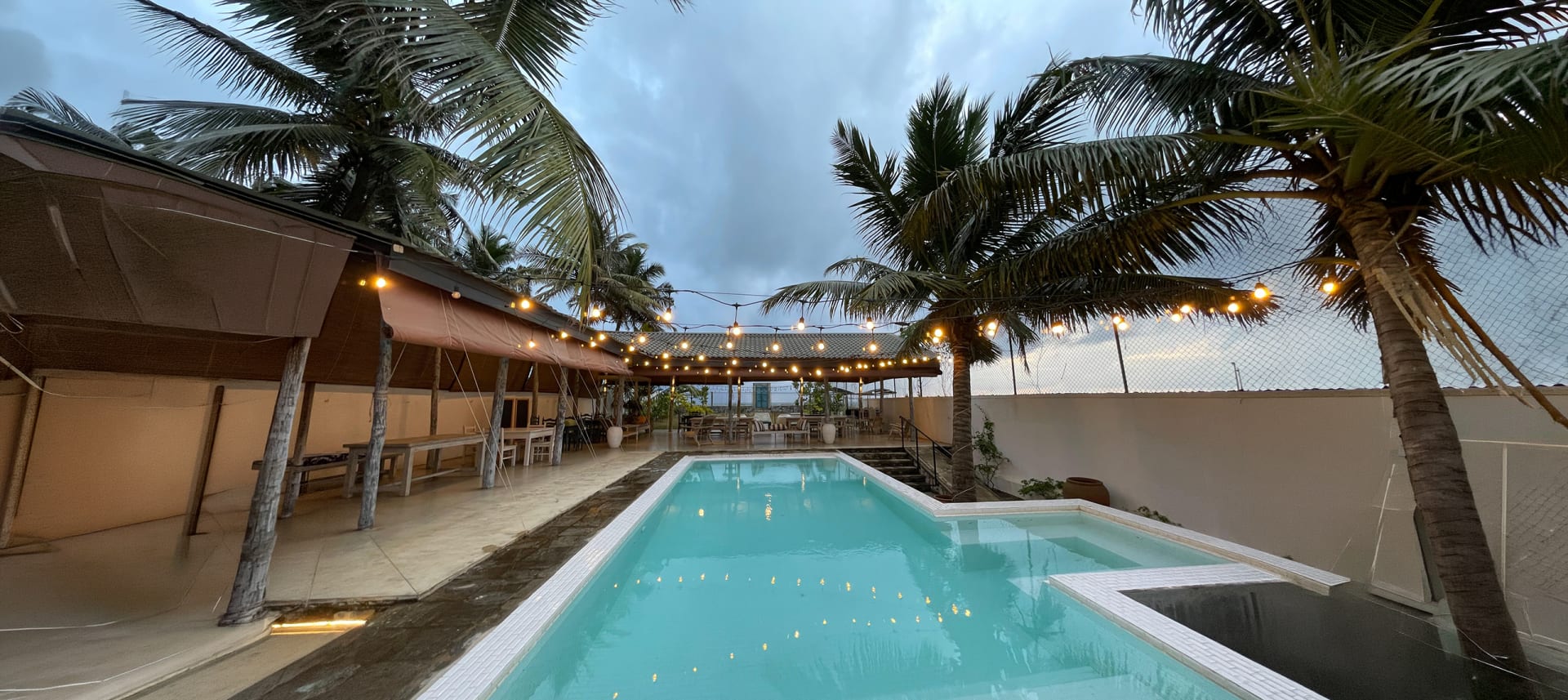 Chelsi Blu Hendala beachfront restaurant and dining terrace