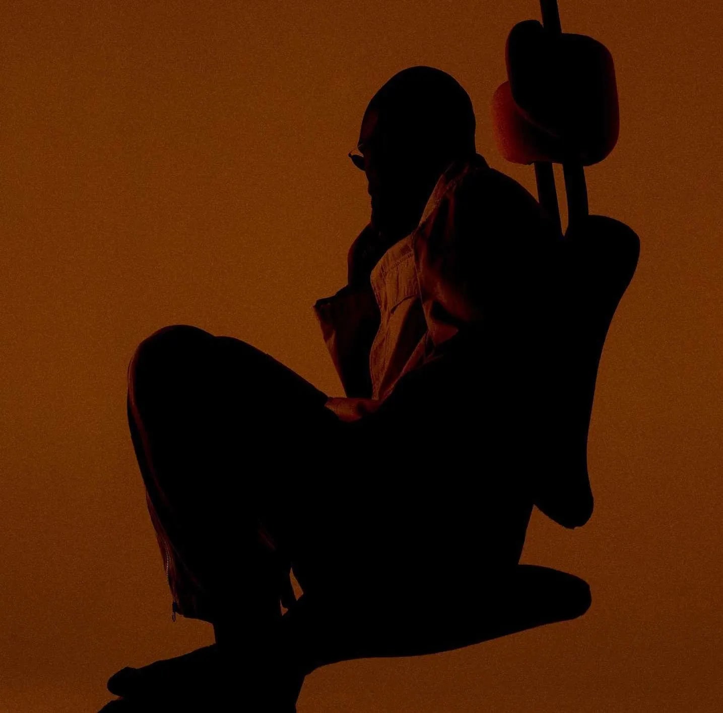 Tom Uzan, silhouette OOM
