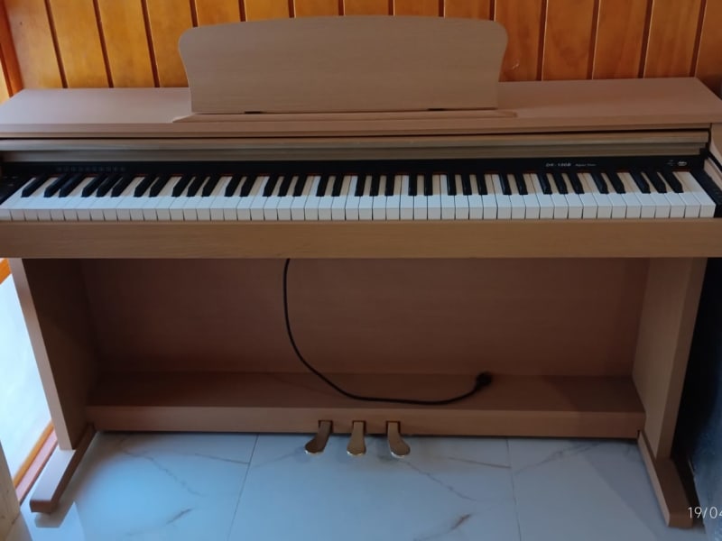 Piano Walters DK100-B