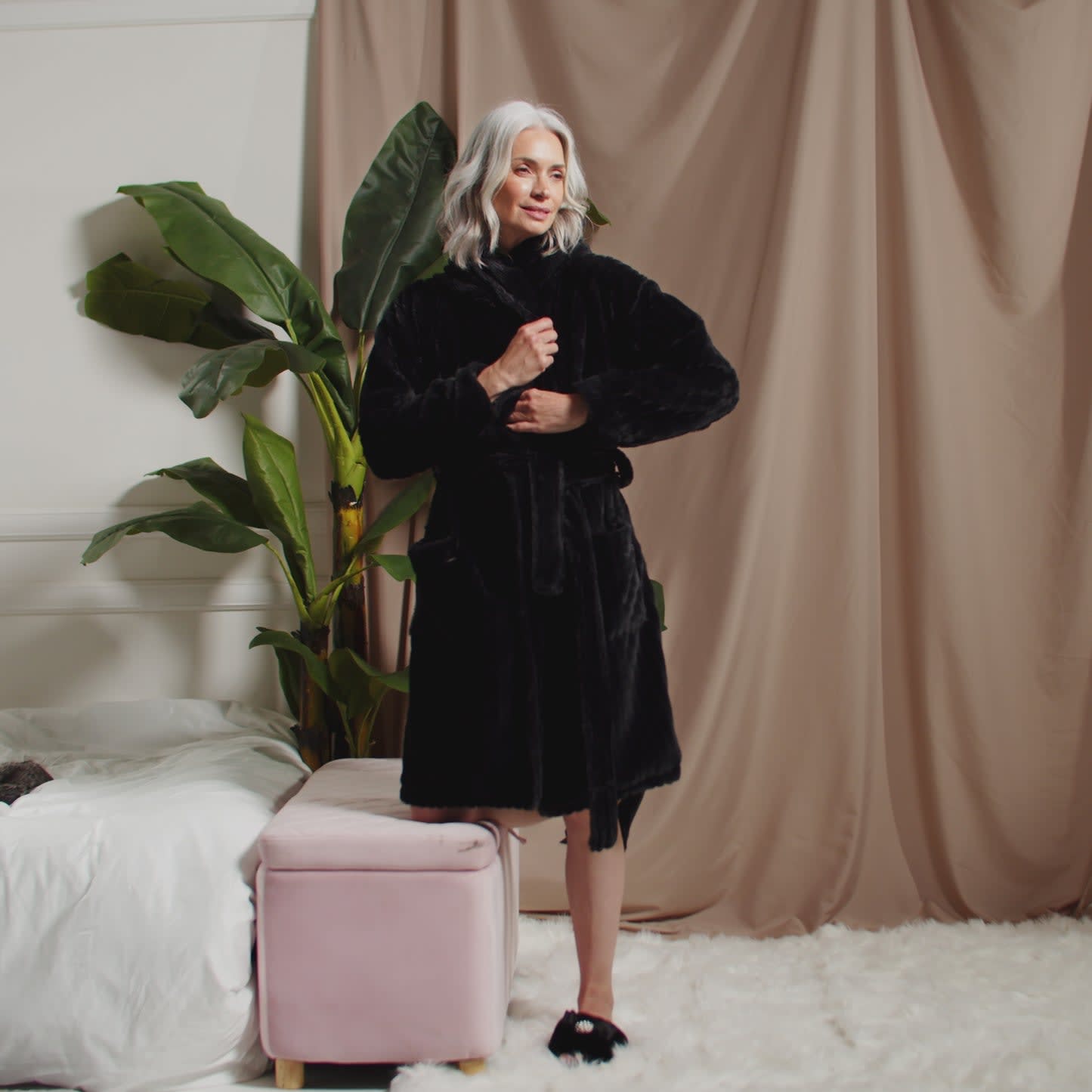 
                  
                    Load and play video in Gallery viewer, Women&amp;#39;s Cloud Robe Dressing Gown in Black with oversized hood from Pretty You London
                  
                
