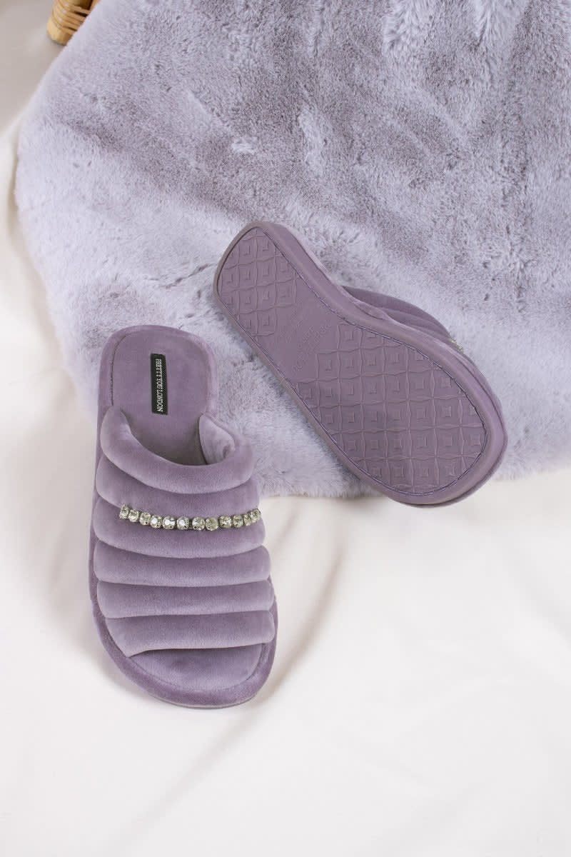 Frankie in LavenderSlippers