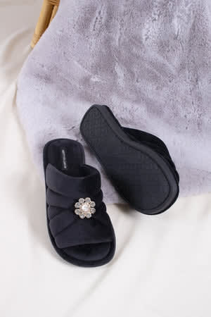 Faye in RavenSlippers