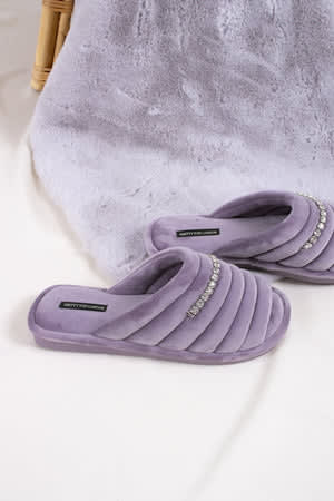 Frankie in LavenderSlippers