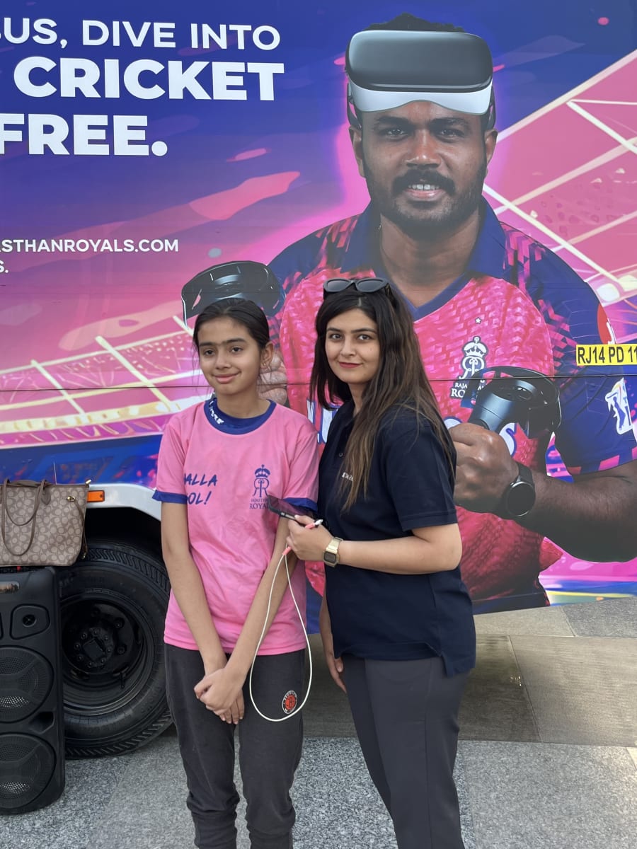 Team photo at the Cricket on Wheels event