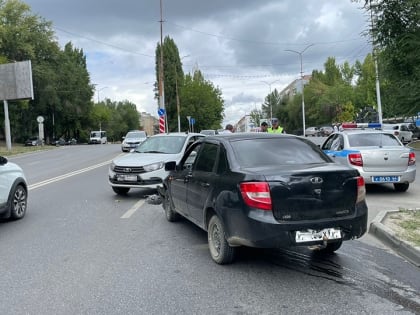 ДТП в Ленинском районе Саратова: пострадала пожилая женщина