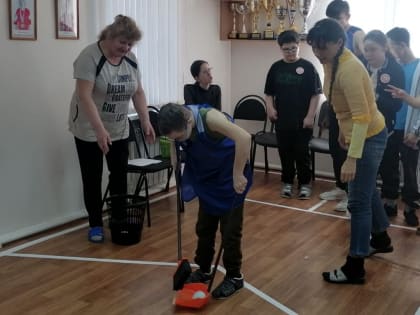 В преддверии 8 марта в спортшколе «РиФ» состоялась игра-квест «Весеннее путешествие».  Команды «Солнышко», «Радуга» и «Подснежники» старались быстрее других отыскать корзинку с цве