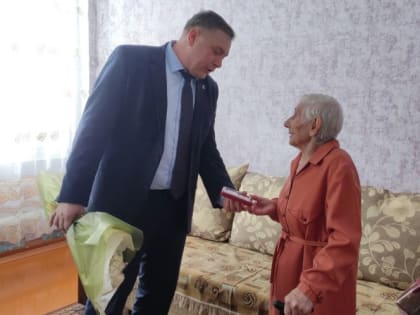 Продолжается вручение юбилейных медалей ртищевским труженикам тыла