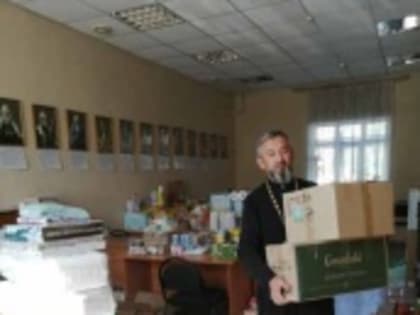 Православные храмы Вольского благочиния принимают активное участие в сборе гуманитарной помощи для участников СВО