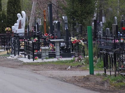 СК: в Саратове полицейский продавал данные о покойниках