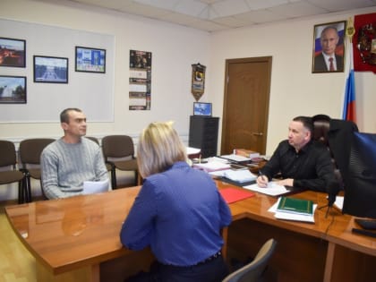Сегодня глава Ртищевского района Александр Жуковский провел внеочередной личный прием участников СВО и членов их семей