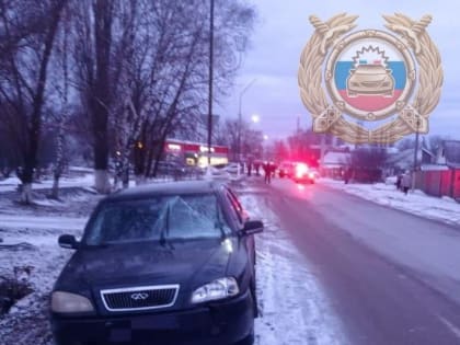 В саратовском поселке иномарка насмерть сбила женщину