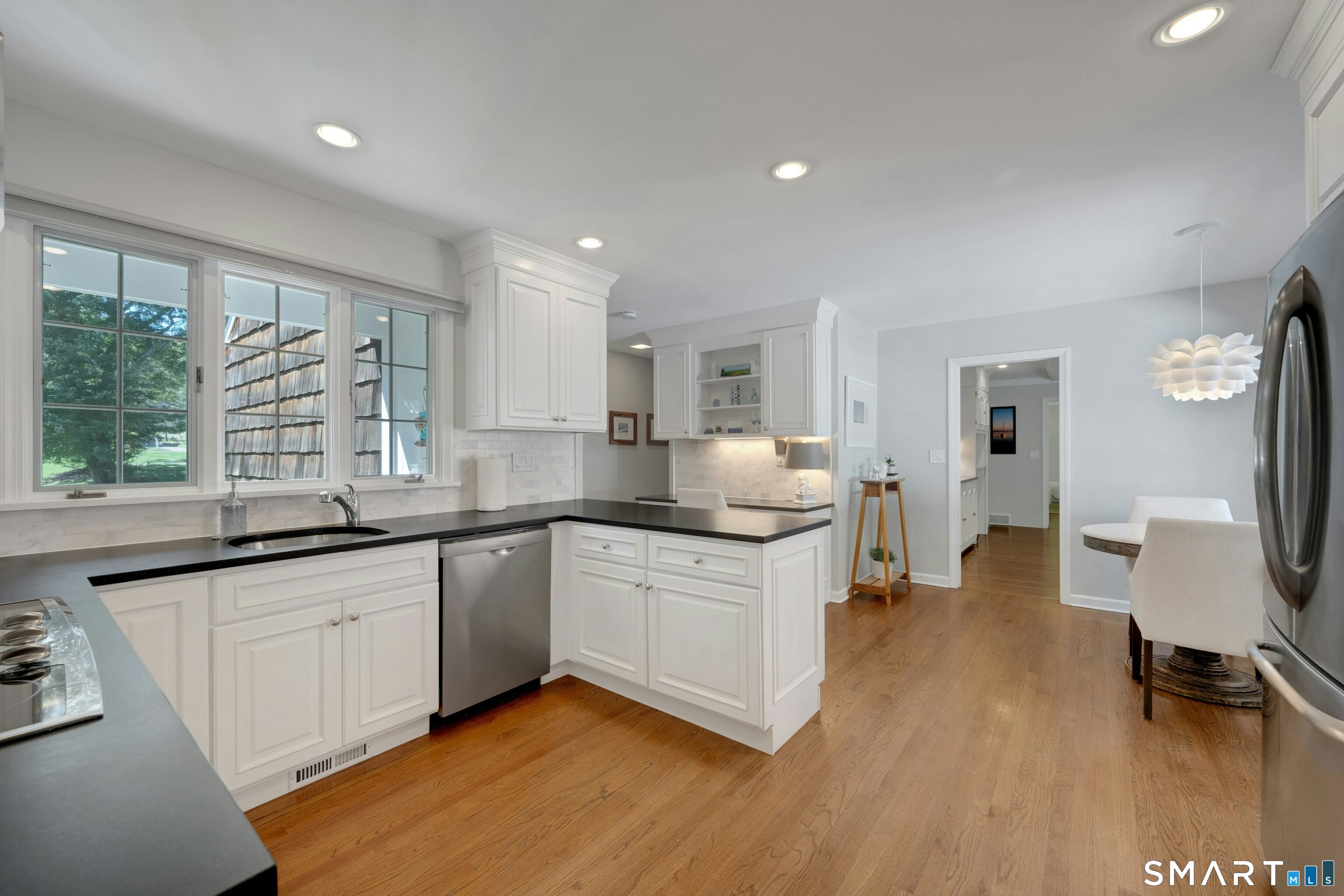 6 Stoneleigh Square photo 12
