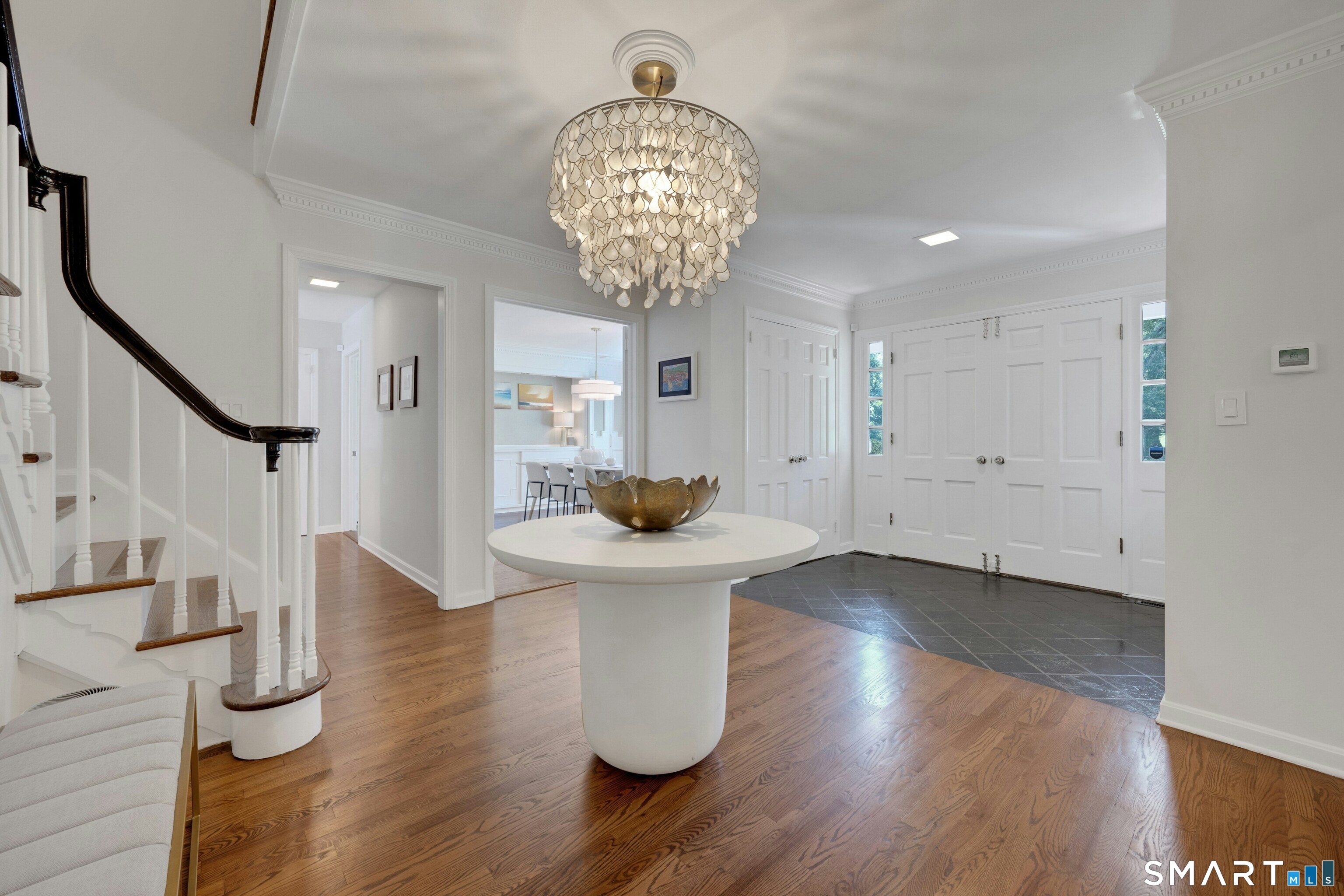 6 Stoneleigh Square photo 2