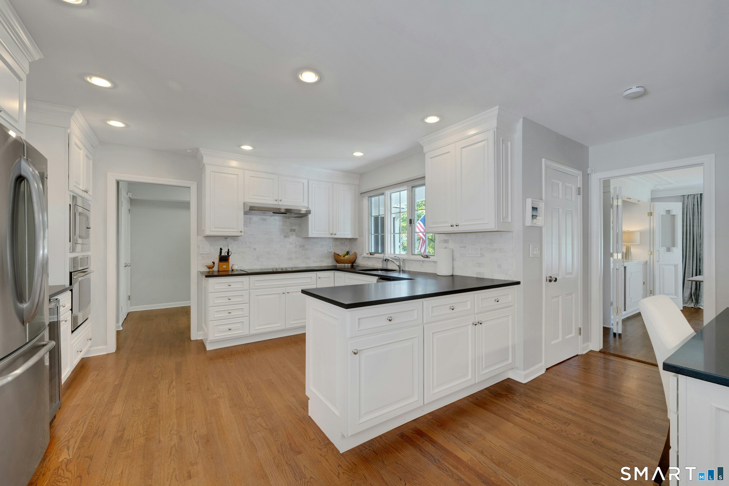 6 Stoneleigh Square photo 9