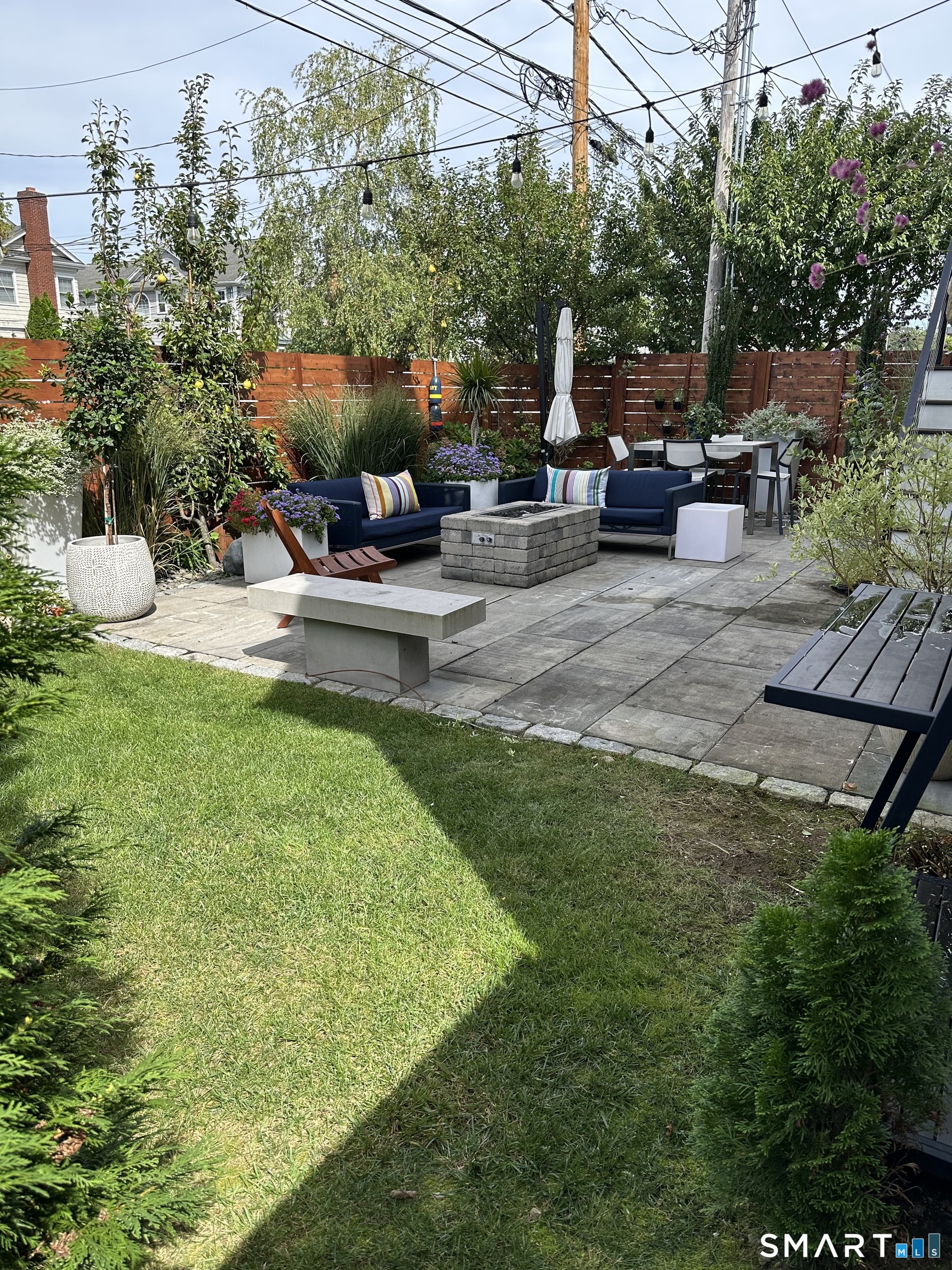 891 Oldfield Road photo 6