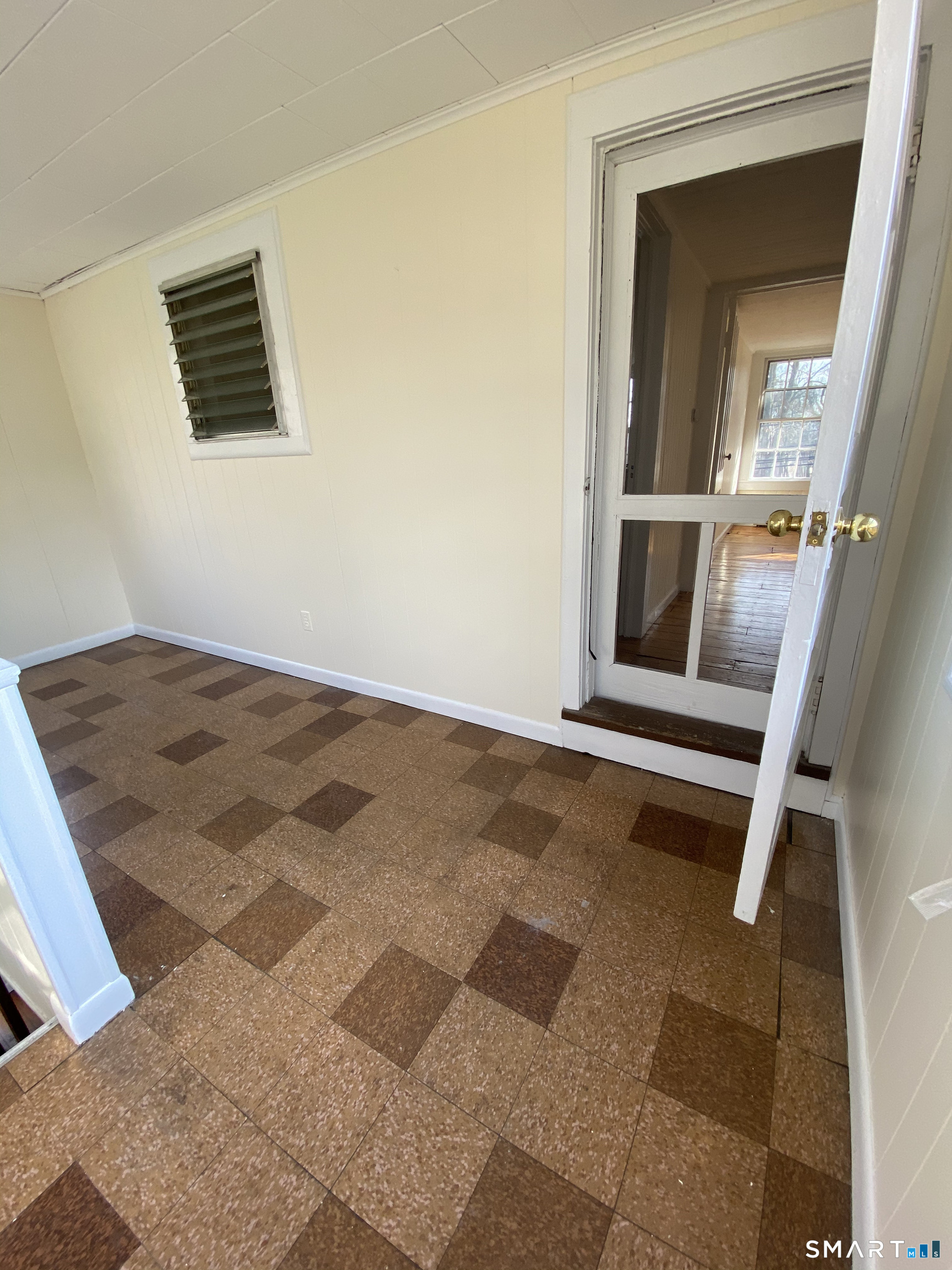 119 Kings Highway North photo 15