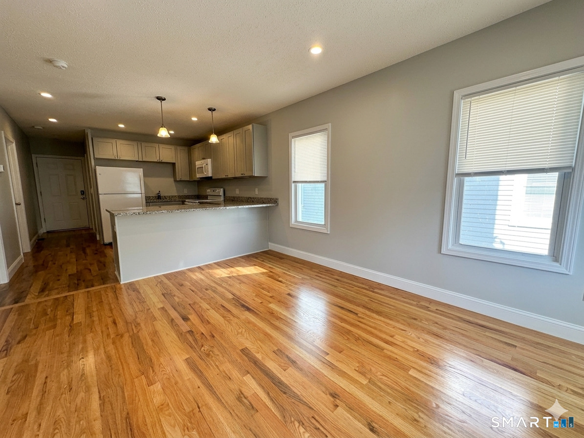 105 Churchill Street #2nd Floor (105) photo 4