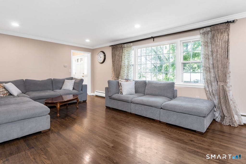 180 Weeping Willow Lane photo 3
