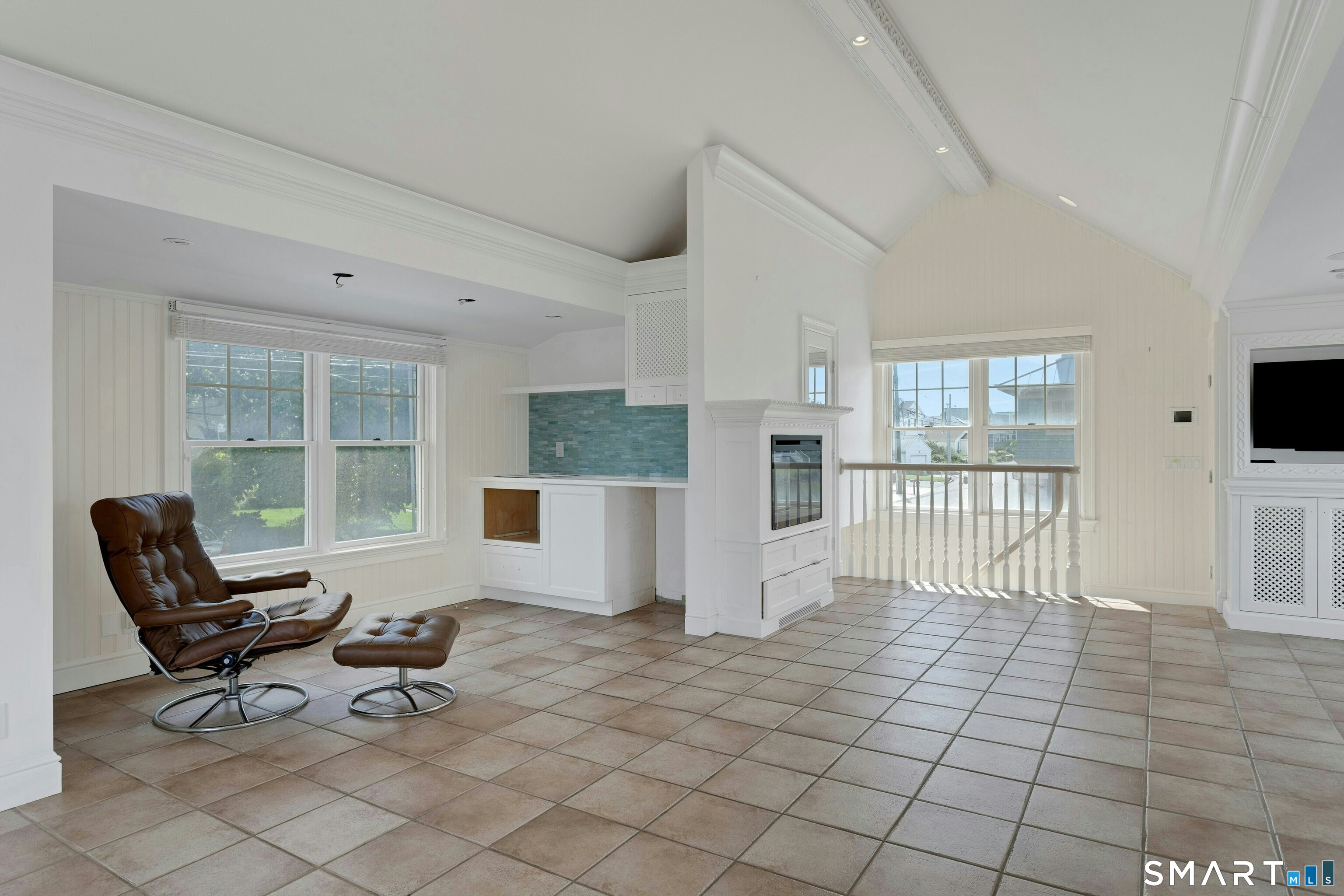 1859 Fairfield Beach Road photo 28