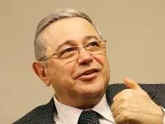 Народный артист РСФСР Петросян выписался из больницы и поехал на репетицию