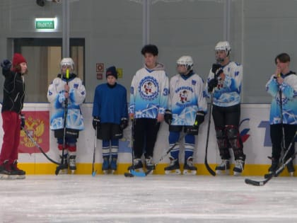 Анастасия Якубива — тренер по хоккею новоуренгойской спортшколы «Арктика»