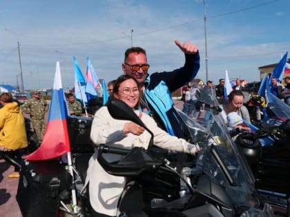 Команда Андрея Воронова на мотоциклах прибыла в Тазовский на Дни Нового Уренгоя