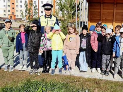 Новоуренгойские автоинспекторы провели для школьников практический урок безопасности