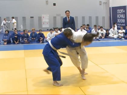 В Тарко-Сале прошло первенство города среди юношей и девушек до 18 лет по дзюдо