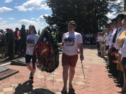 Школьники и студенты из ЯНАО посетили воинские мемориалы Москвы и Беларуси в ходе патриотической акции «Прорыв»