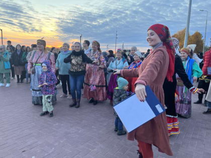 «Танцы сквозь века». В Тарко-Сале провели этновечеринку