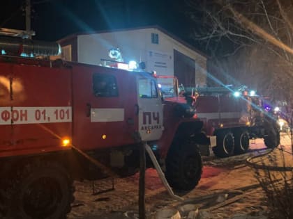 Ночное ЧП: в Аксарке пожарные ликвидировали возгорание в жилом доме