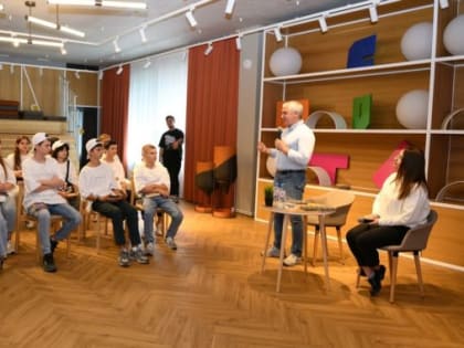 Алексей Романов встретился с ребятами из Волновахи