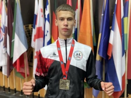 Ноябрянин Юрий Олейников — лучший в мире тайбоксер