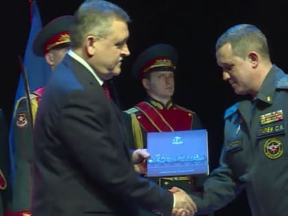 Накануне Дня пожарной охраны лучшие огнеборцы Ямала получили заслуженные награды