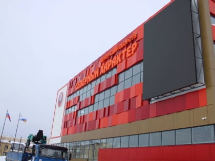 Строящиеся объекты Губкинского посетил ямальский депутат Виктор Казарин