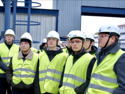 Девятиклассников познакомили с профессией нефтяника