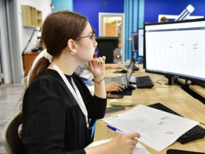 Ноябрьские школьники 8-11 классов смогут пройти бесплатные онлайн-курсы по программированию