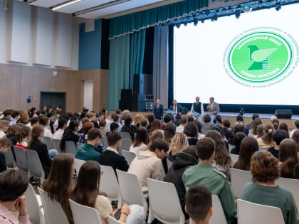 В Новом Уренгое открылась фотовыставка «Птицы Арктики»