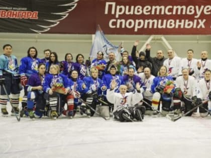 Хоккеисты АО «Энерго-Газ-Ноябрьск» провели дружеский матч с женской сборной города