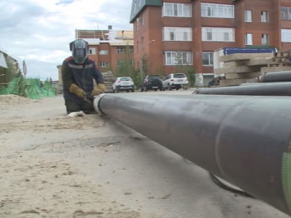 В Тарко-Сале из-за ремонта сетей водоснабжения от горячей воды отключено 8 домов