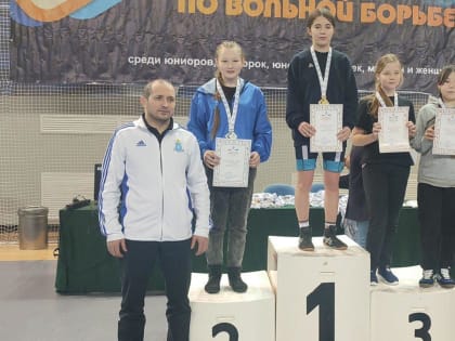 Вольная борьба принесла «золото» ноябрьцам