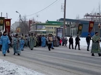 В Ноябрьске прошел крестный ход в честь праздника Казанской иконы Божией Матери