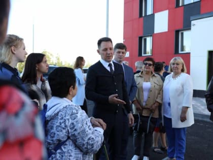 Единороссы Губкинского встретились с ветеранами и молодёжью города