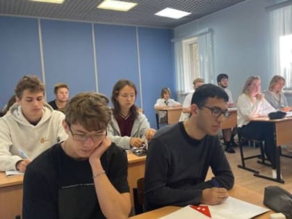 Центр поддержки одаренных детей проводит в Ноябрьске смену по профильной математике