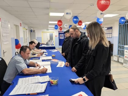 Выборы в Ноябрьске: горожане активно участвуют в голосовании